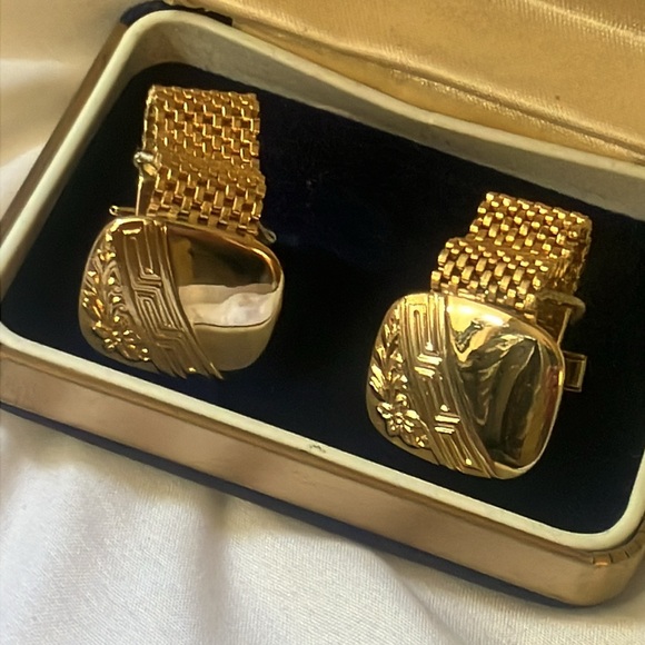 Gold Cuff Links - Picture 2 of 8